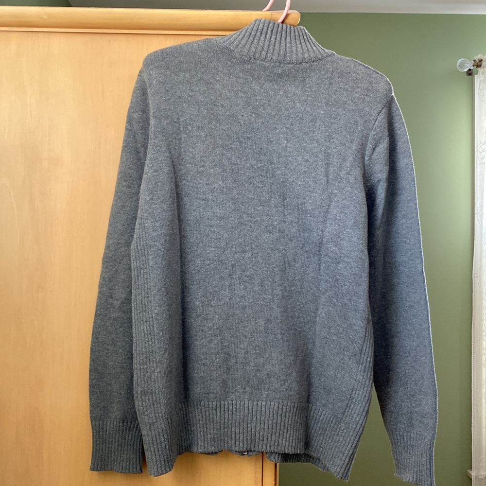 Dress barn grey colored zip up sweater . Size L. Ribbed collar, cuffs and waist - Picture 6 of 10